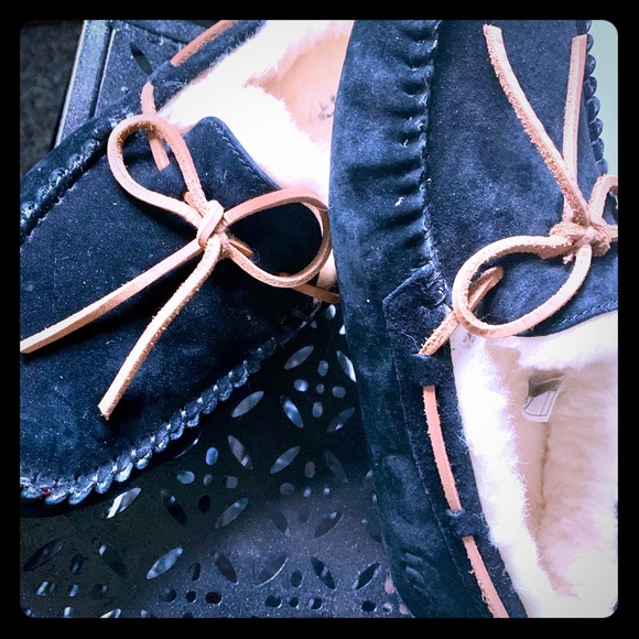 Women’s Dakota ugg slippers - Picture 1 of 10
